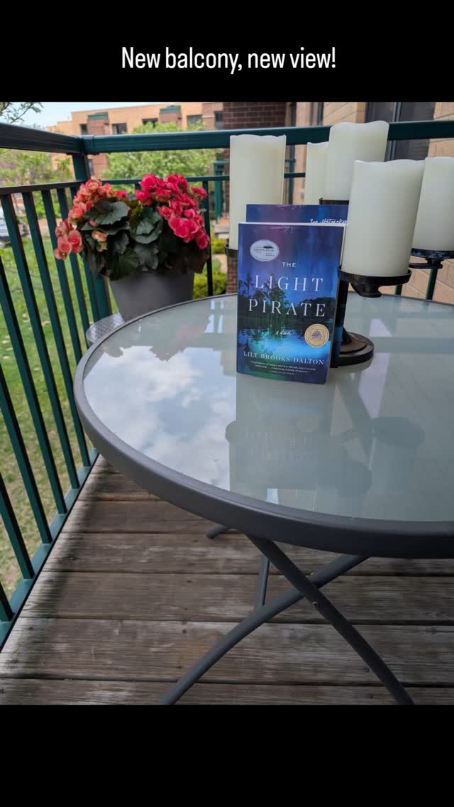 First Saturday on our new balcony! 

#hiawathaflats #balconyofpeace #minneapolis #reading #bookclub #springsaturday